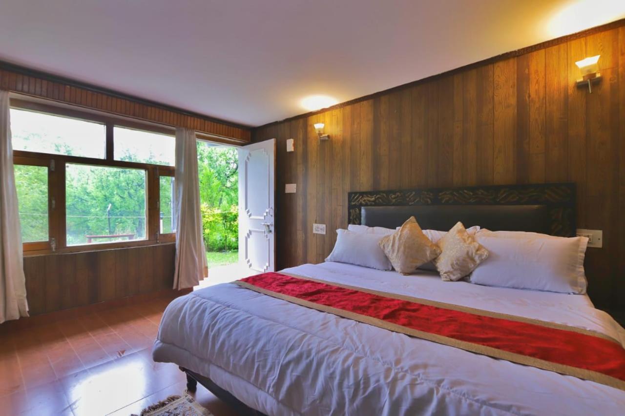 Villa Grey Moustache 4Bhk à Manāli Extérieur photo