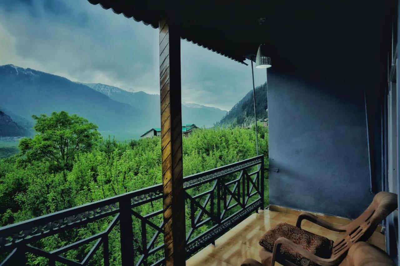 Villa Grey Moustache 4Bhk à Manāli Extérieur photo