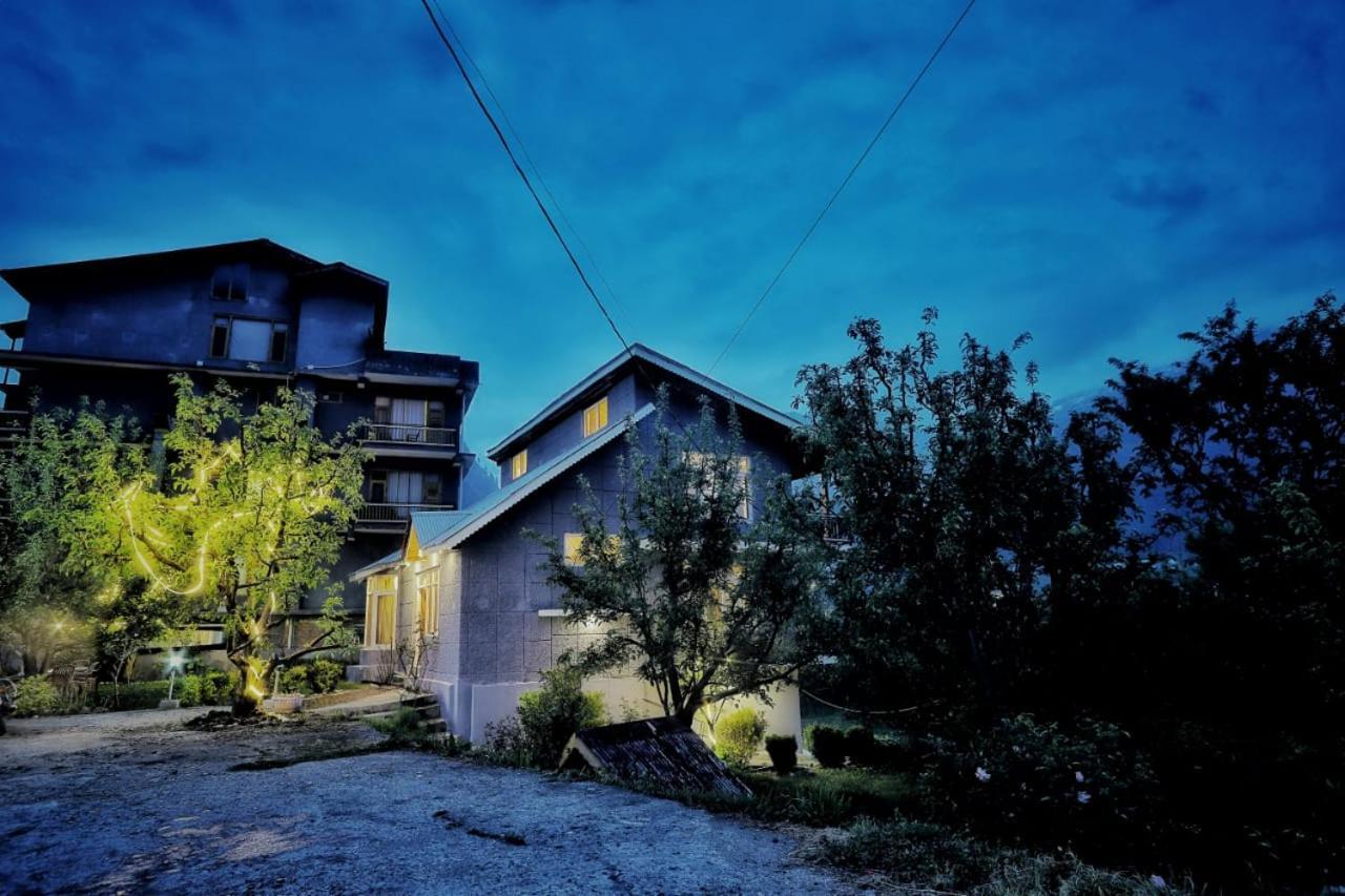 Villa Grey Moustache 4Bhk à Manāli Extérieur photo