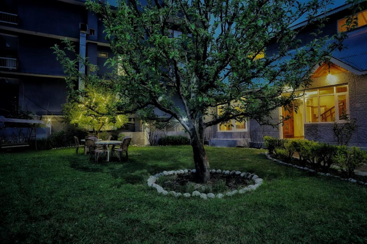 Villa Grey Moustache 4Bhk à Manāli Extérieur photo